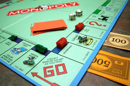 Playing-monopoly